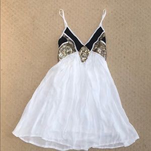 Xenia White Mini Dress (AUS 6) *NEW*